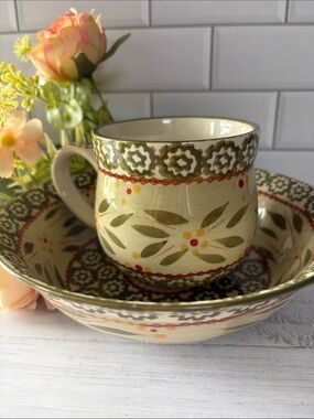 Temp-Tations Cream Bowl with Green and Red Rim Detailing and mug